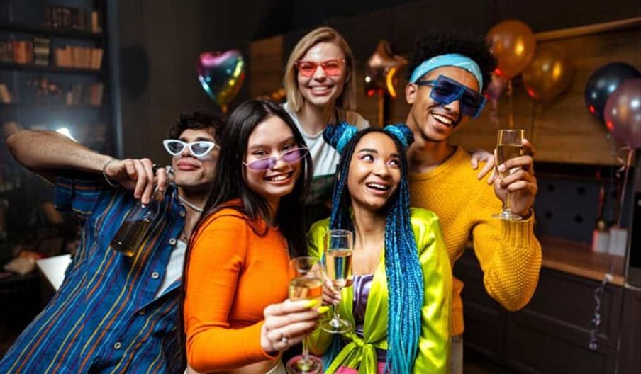90’s Themed Christmas Party Night