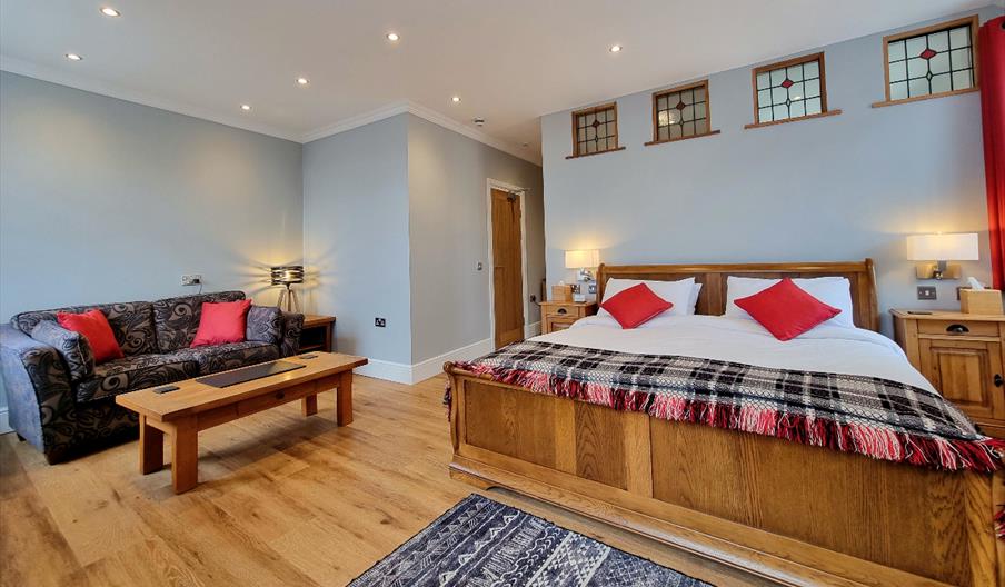 Min y Don, Llandudno